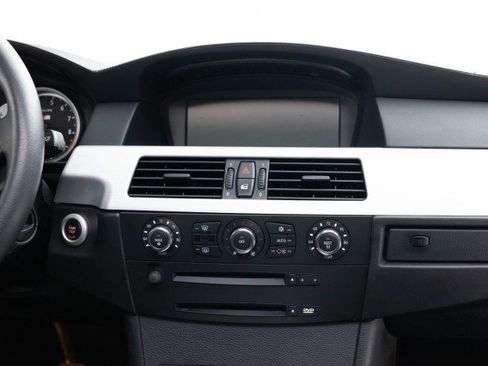 Used 2006 BMW M5 image 22