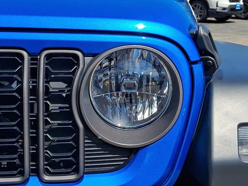 Used 2024 Jeep Wrangler Unlimited Sport AWD/4WD image 9