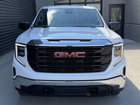 Used 2022 GMC Sierra 1500 Pro w/ Pro Value Package AWD/4WD image 4