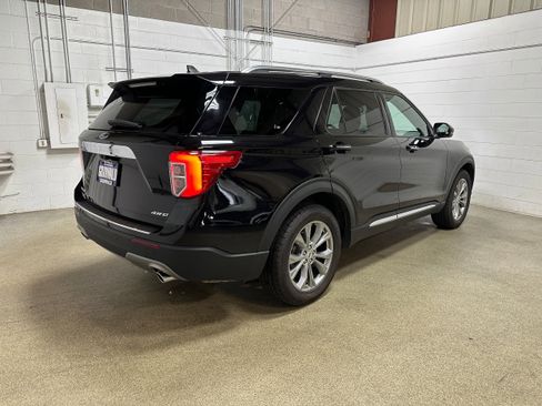 Certified 2023 Ford Explorer Limited w/ Equipment Group 301A image 7