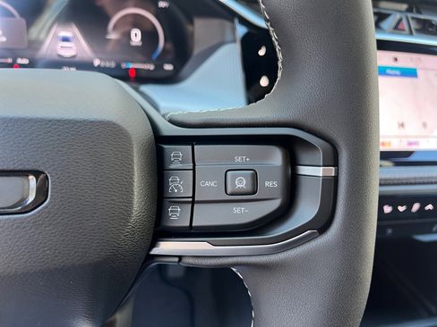 New 2026 Jeep Cherokee Limited image 18