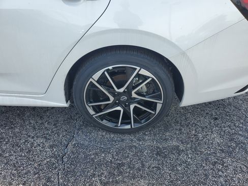 New 2025 Nissan Sentra SR w/ Trunk Package image 7