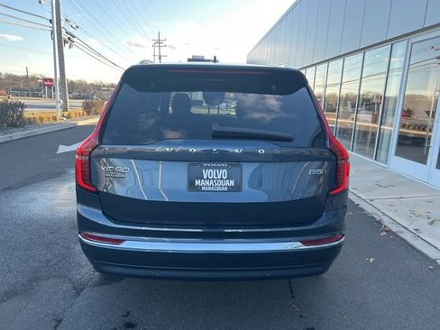 Used 2025 Volvo XC90 B5 Plus image 4