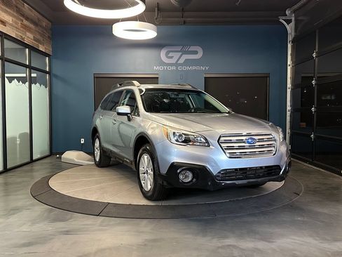 Used 2017 Subaru Outback 2.5i Premium AWD/4WD image 1