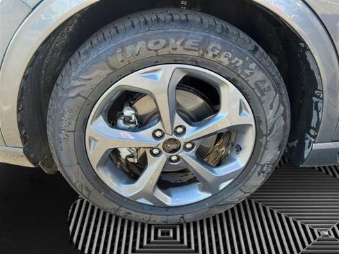 Used 2023 Ford Escape ST-Line FWD image 11