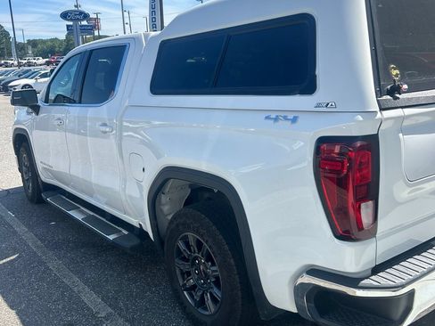 Used 2023 GMC Sierra 1500 SLE AWD/4WD image 2