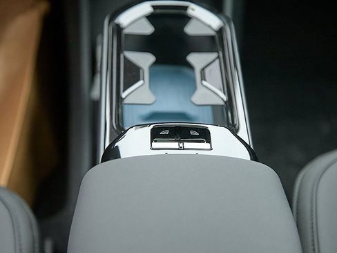 New 2026 Volvo EX30 Plus w/ Protection Package image 23