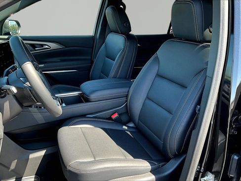 New 2026 Chevrolet Traverse LT image 16