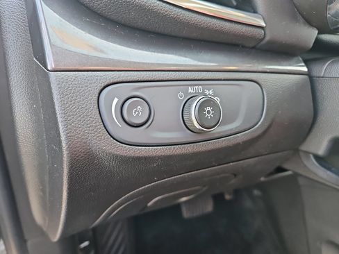Used 2021 Buick Encore Preferred FWD image 20