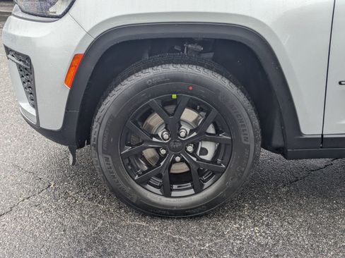 New 2026 Jeep Grand Cherokee Altitude AWD/4WD image 31