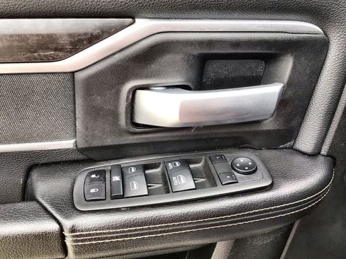 Used 2022 RAM 3500 Lone Star w/ Night Edition image 24