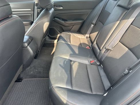 Used 2024 Nissan Altima 2.5 SR FWD image 17