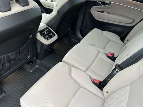 New 2026 Volvo XC90 B6 Plus w/ Protection Package Premier AWD/4WD image 11