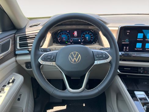 Used 2026 Volkswagen Atlas SEL AWD/4WD image 12