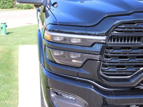 Used 2025 RAM 2500 Limited AWD/4WD image 6