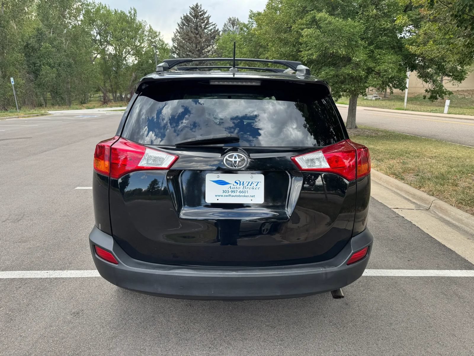 Used 2015 Toyota RAV4 Limited AWD/4WD image 3