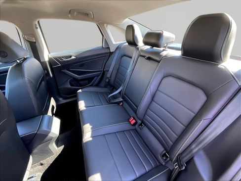 Used 2024 Volkswagen Jetta SE FWD image 21