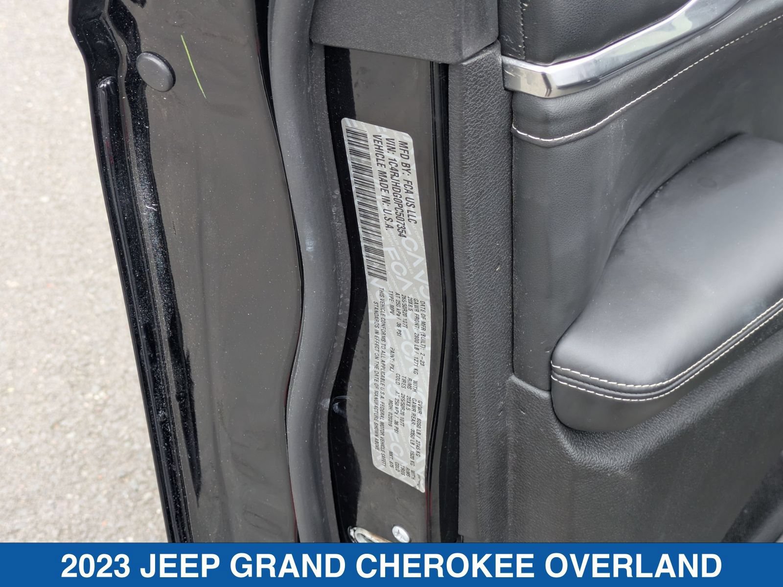 Used 2023 Jeep Grand Cherokee Overland w/ Luxury Tech Group IV AWD/4WD image 40