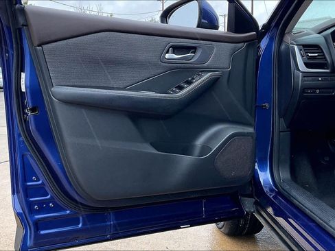 Used 2023 Nissan Rogue SV image 21