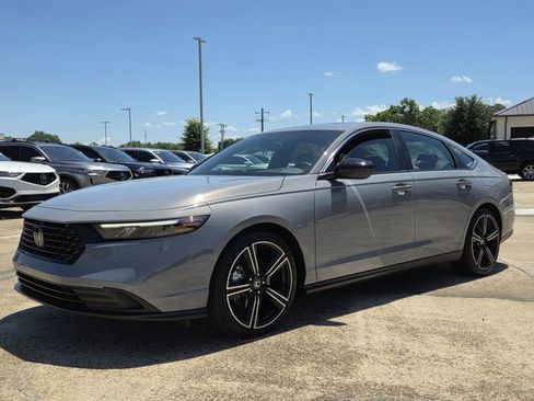 Used 2025 Honda Accord Sport image 7