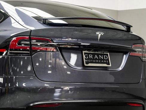 Used 2022 Tesla Model X image 15