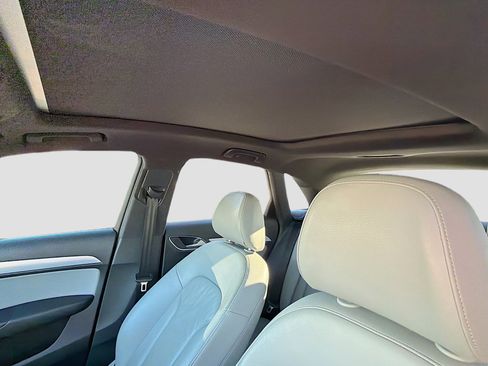 Used 2018 Audi Q3 2.0T Premium image 26