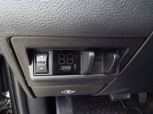 Used 2012 RAM 2500 SLT image 28