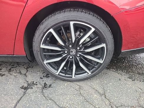 Used 2023 Honda Accord Touring image 9