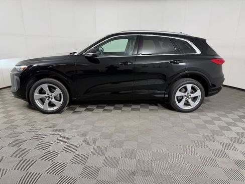 Used 2025 Audi Q5 Premium Plus w/ Premium Plus image 2