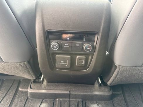 Certified 2023 Buick Enclave Essence w/ Experience Buick Package AWD/4WD image 31