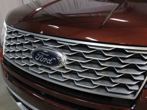 Used 2018 Ford Explorer Platinum AWD/4WD image 33