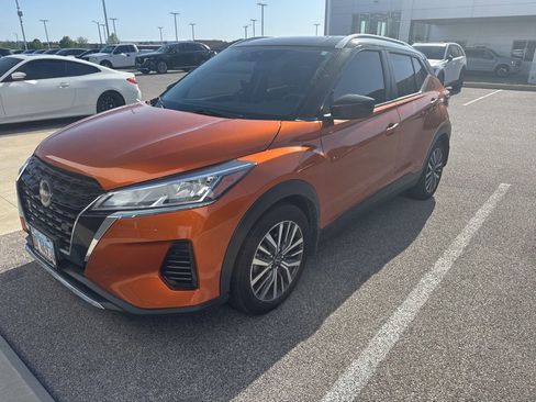 Used 2023 Nissan Kicks SV FWD image 1