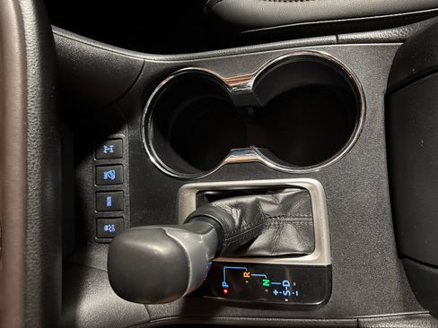 Used 2019 Toyota Highlander Plus AWD/4WD image 22