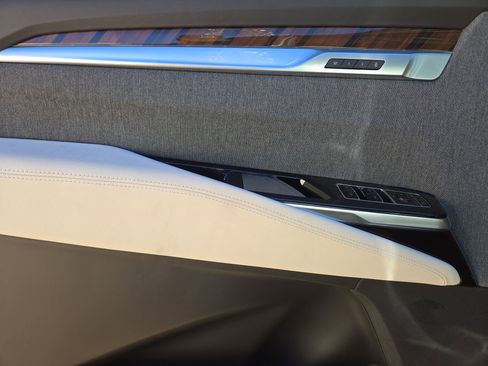 New 2026 Cadillac Escalade Platinum Sport w/ LPO, ONYX Package image 15