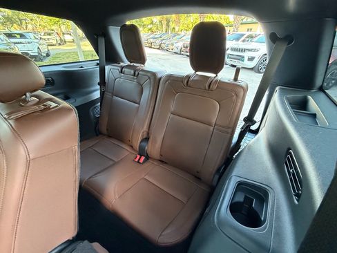 Used 2022 Lincoln Aviator Reserve w/ Elements Package Plus RWD image 12