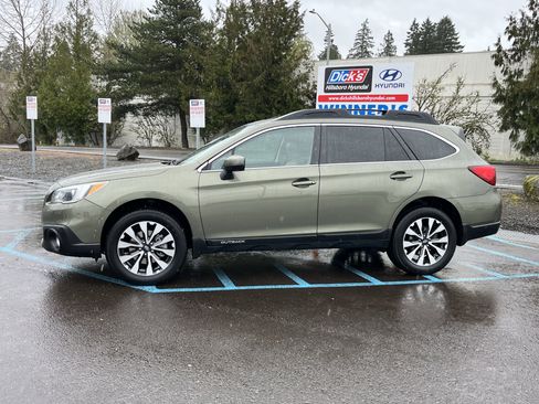 Used 2017 Subaru Outback 2.5i Limited image 2