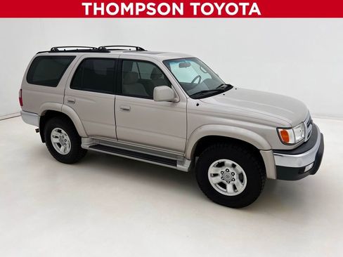 Used 2000 Toyota 4Runner SR5 image 1