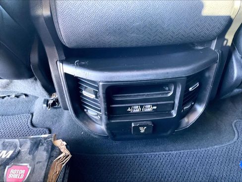 Used 2019 RAM 1500 Laramie image 36