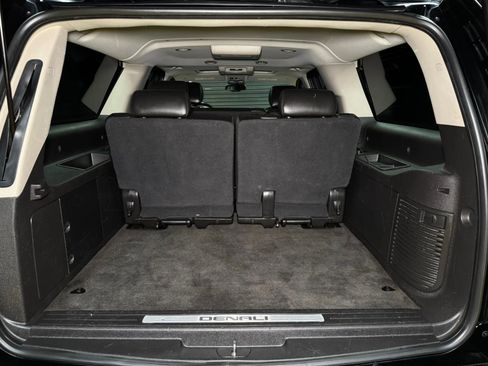Used 2010 GMC Yukon XL Denali image 40