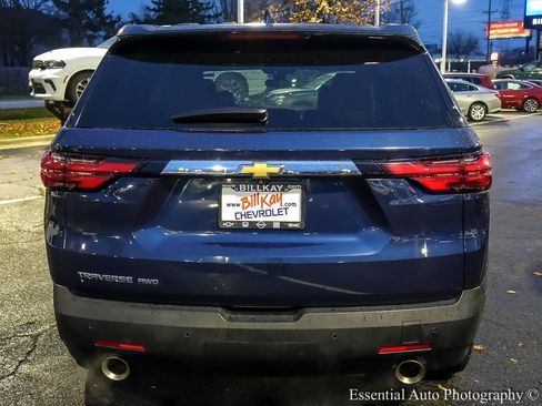 Used 2023 Chevrolet Traverse LS w/ Safety Package image 9