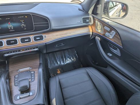 Used 2021 Mercedes-Benz GLS 580 4MATIC image 8