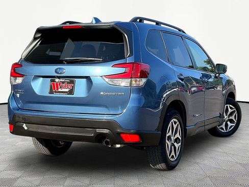 Used 2023 Subaru Forester Premium AWD/4WD image 6