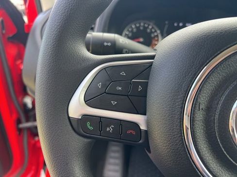 Used 2023 Jeep Renegade Latitude AWD/4WD image 11