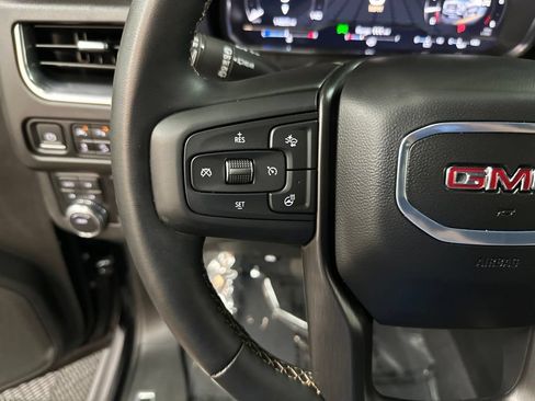 Used 2024 GMC Yukon XL AT4 w/ Technology Package AWD/4WD image 14