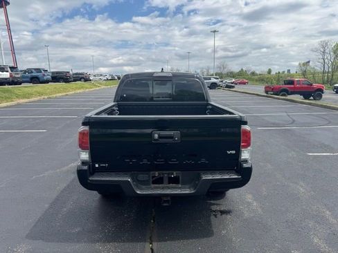 Used 2021 Toyota Tacoma TRD Sport image 4