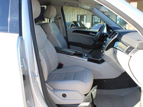 Used 2015 Mercedes-Benz GL 320 BlueTEC 4MATIC image 18