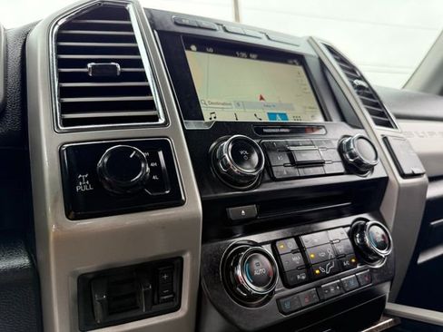 Used 2017 Ford F250 Lariat w/ Lariat Value Package AWD/4WD image 22