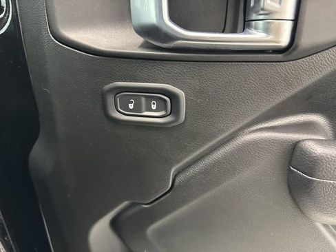 Used 2023 Jeep Wrangler Unlimited w/ Cold Weather Group image 26