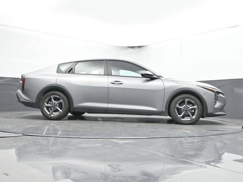 Used 2025 Kia K4 FWD image 37