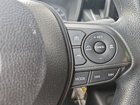 Used 2025 Toyota Corolla LE FWD image 29